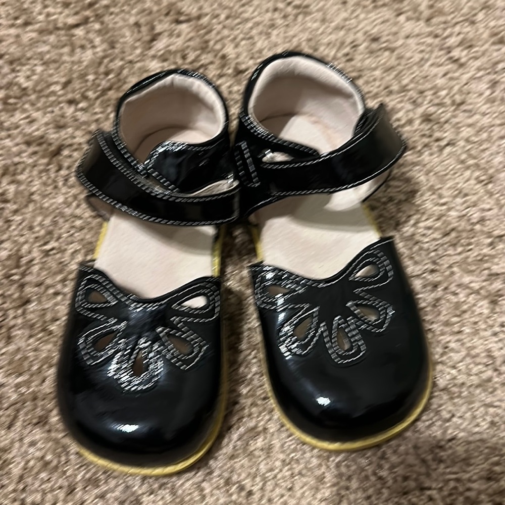 EEEUC black Mary Jane style shoes girls 12